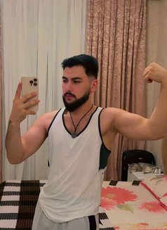 Raul - Male escort in Baku Photo 5 of 6