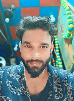 Raushan - Acompañantes masculino in New Delhi Photo 1 of 3