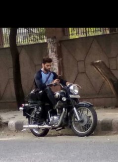 Raushan - Acompañantes masculino in New Delhi Photo 3 of 3