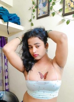 Raveena - Acompañantes transexual in Hyderabad Photo 5 of 5