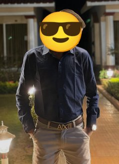 Ravi 69 for Females - Male escort in Kolkata Photo 2 of 3