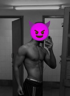 Ravi 69 for Females - Male escort in Kolkata Photo 3 of 3