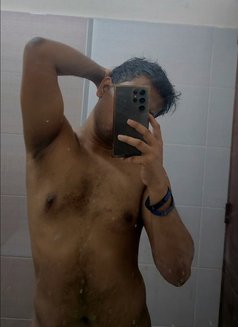 Ravi Boi - Male escort in Colombo Photo 2 of 2
