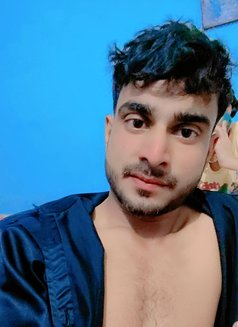 Ravi - Acompañantes masculino in Dehradun, Uttarakhand Photo 2 of 3