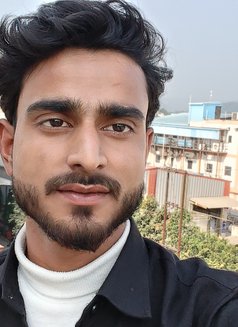 Ravi - Acompañantes masculino in Dehradun, Uttarakhand Photo 3 of 3