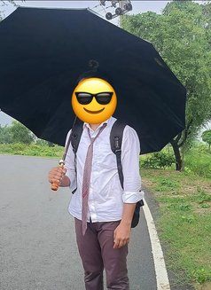 Ravi - Male escort in Varanasi Photo 3 of 3