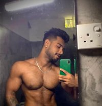 Ravindu - Male escort in Colombo