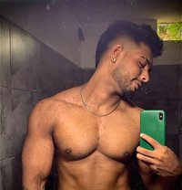 Ravindu - Male escort in Colombo
