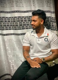 Ravindu - Male escort in Colombo Photo 6 of 13