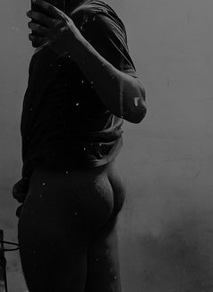 Ravith - masseur in Bangalore Photo 5 of 5