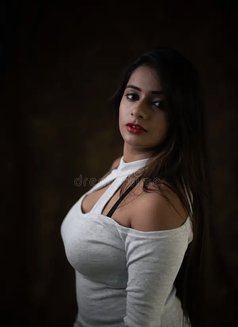 Ravya - escort in Surat Photo 2 of 4