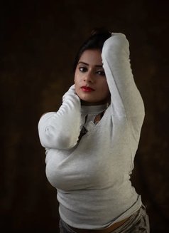 Ravya - escort in Surat Photo 3 of 4