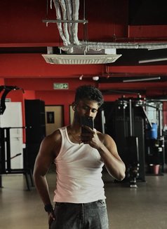 Raw Meat - Male escort in Bangalore Photo 2 of 9