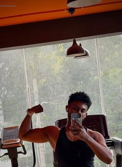 Raw Meat - Male escort in Bangalore Photo 5 of 9