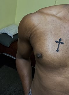 Raw Meat - Male escort in Bangalore Photo 7 of 9