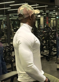 Rawa - Male escort in Dubai Photo 2 of 4