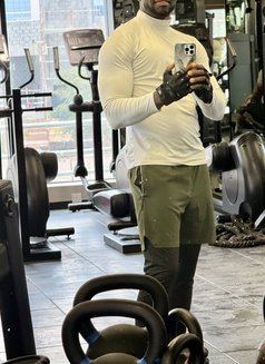 Rawa - Male escort in Dubai Photo 3 of 4