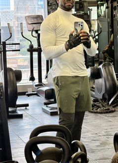 Rawa - Male escort in Dubai Photo 4 of 4