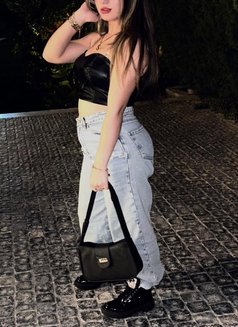 Rawan - puta in Cairo Photo 5 of 6