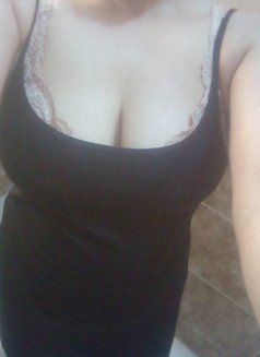 Rawan - Transsexual escort in Cairo Photo 1 of 3