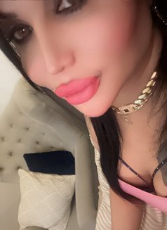 Rawan - Transsexual escort in Baghdad Photo 1 of 7