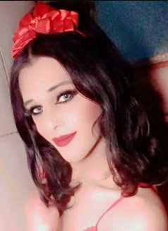 Rawan - Transsexual escort in Beirut Photo 3 of 4
