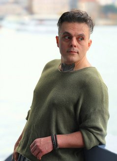 Ray Harsh - Male companion in İstanbul Photo 2 of 2