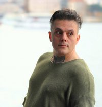 Ray Harsh - Male companion in İstanbul