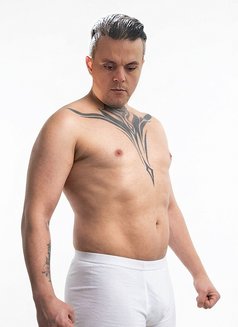 Ray Harsh - Male companion in İstanbul Photo 3 of 9