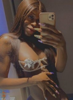 Ray(kilimani.) - Transsexual escort in Nairobi Photo 4 of 8