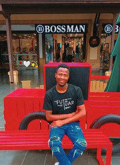 Ray - Male escort in Nairobi Photo 1 of 3