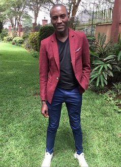 Ray - Male escort in Nairobi Photo 2 of 4