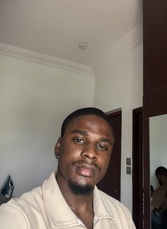 Ray - Male escort in Abuja Photo 3 of 5