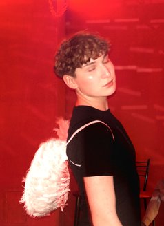 Ray - Male escort in Dubai Photo 3 of 3