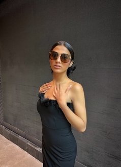 Raya - Acompañantes transexual in Makati City Photo 1 of 7