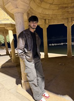 Rayan - Male escort in New Delhi Photo 3 of 4