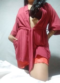 Rayani Sexy Girl Cam Show - puta in Colombo Photo 2 of 10