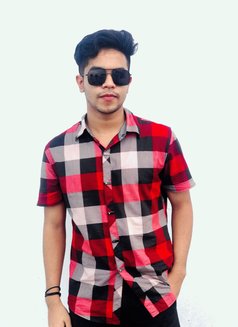Nur - Acompañantes masculino in Dhaka Photo 10 of 12