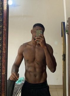 Raymond - Male escort in Khobar Photo 3 of 6