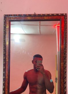 Raymond - Male escort in Khobar Photo 4 of 6