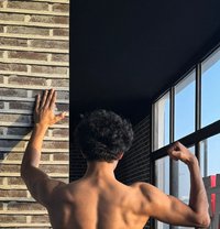 Rayn Guy - Male escort in Abu Dhabi