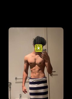 Rayn Guy - Male escort in Abu Dhabi Photo 3 of 5