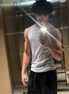 Rayn Guy - Male escort in Abu Dhabi Photo 5 of 5