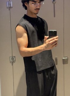 Rayn Guy - Male escort in Abu Dhabi Photo 12 of 13