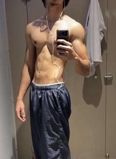 Rayn Guy - Male escort in Abu Dhabi Photo 12 of 12