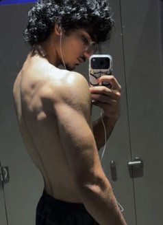 Rayn Guy - Male escort in Abu Dhabi Photo 8 of 8