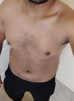 Raza - Acompañantes masculino in Lille Photo 3 of 3