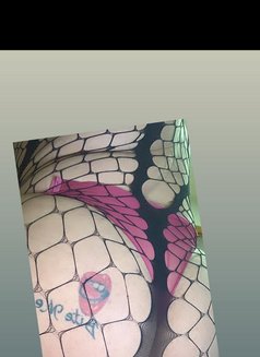 Razan 18 cm dick - Transsexual escort in Beirut Photo 16 of 17