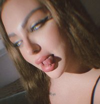 Razan 19 cm - Transsexual escort in Beirut