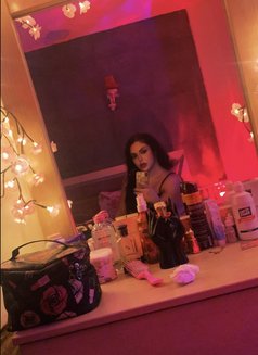 Razan 19 cm - Transsexual escort in Beirut Photo 17 of 18